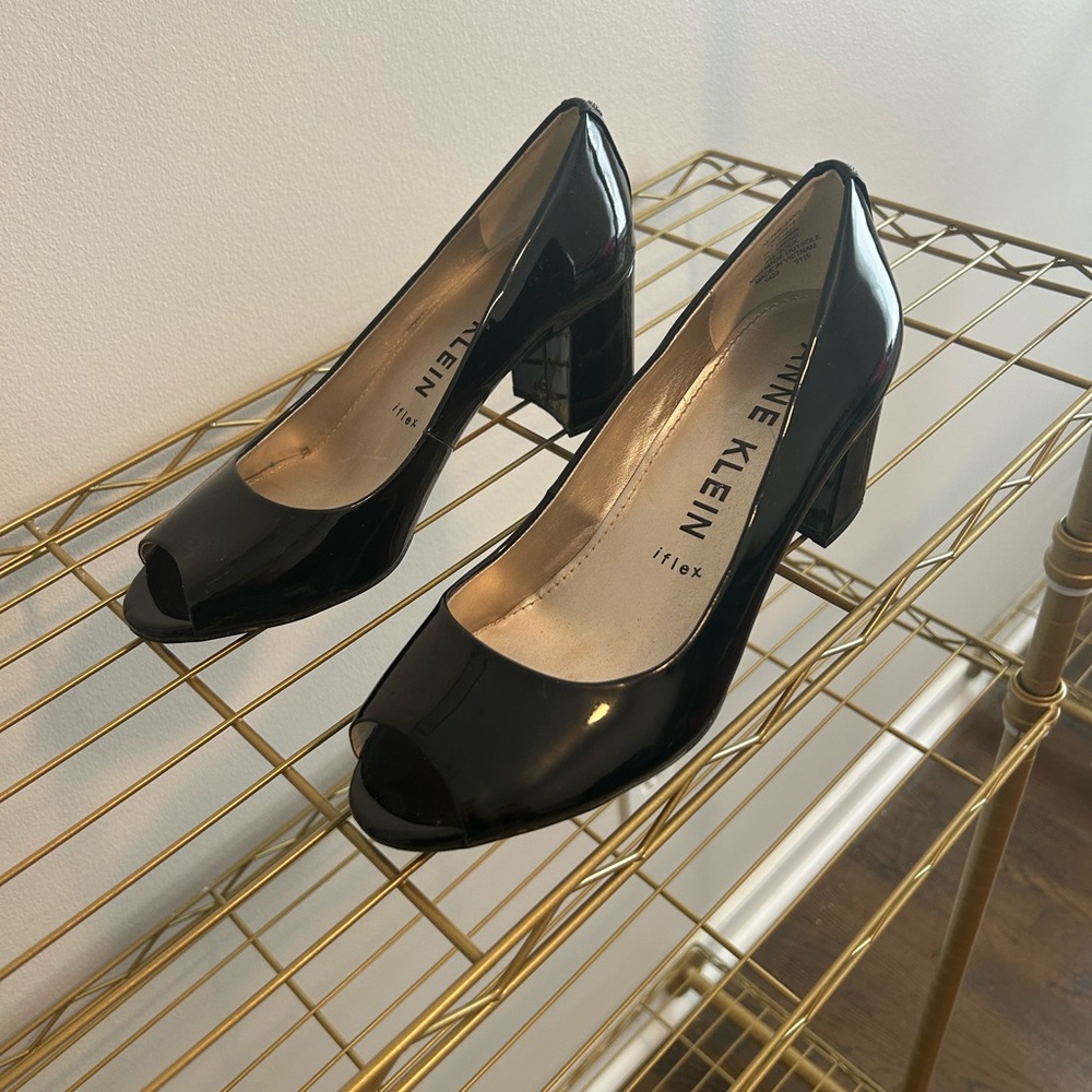 Black patent leather, Anne Klein block heals, Size 8.5